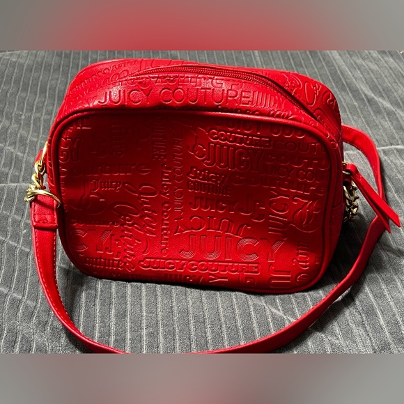 Juicy Couture Textured Logo RED Camera Crossbody Bag NICE - Picture 5 of 12